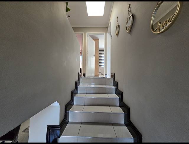 3 BEDROOM SECTIONAL TITLE FOR SALE IN BASSONIA